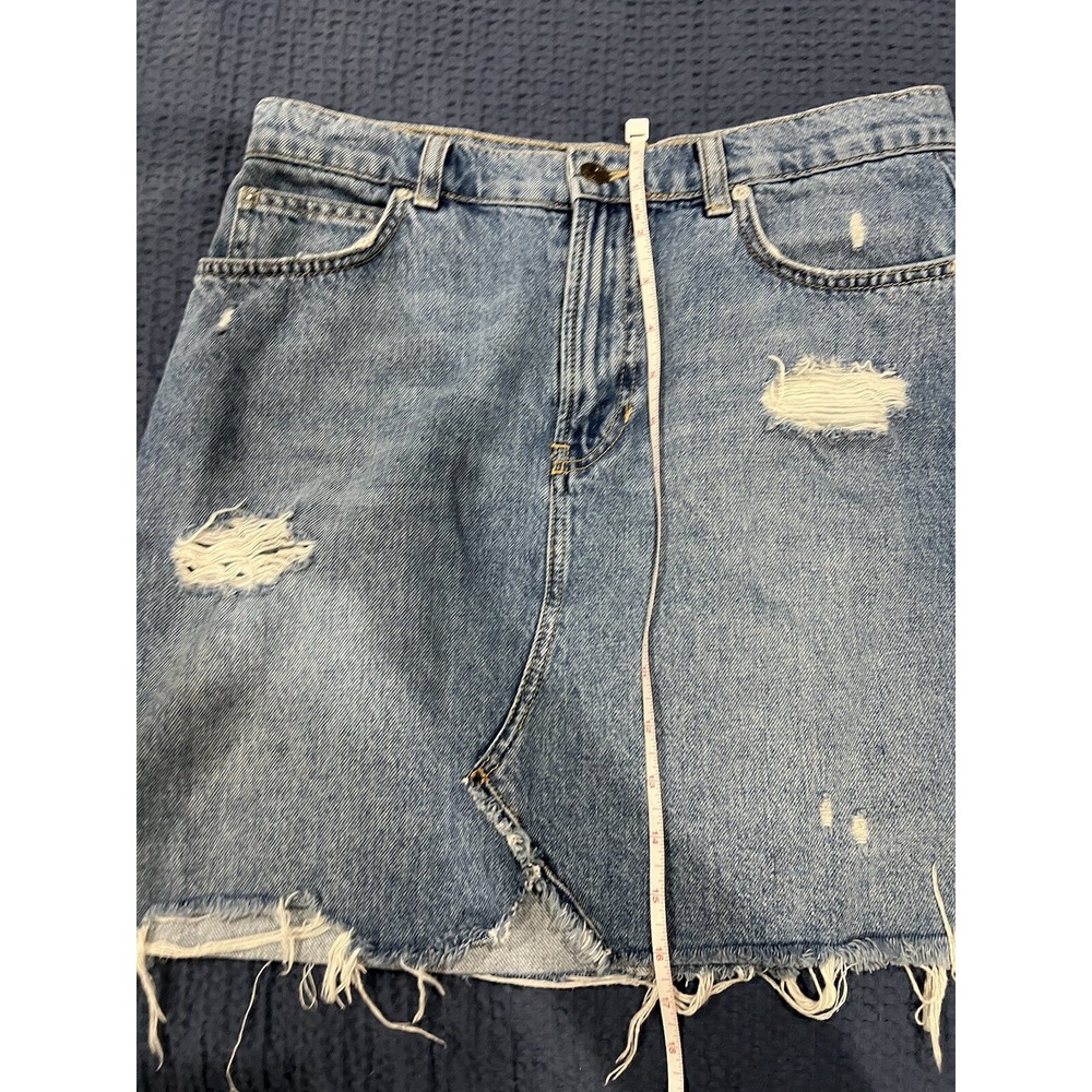 Free People denim skirt In Size 28 /E47